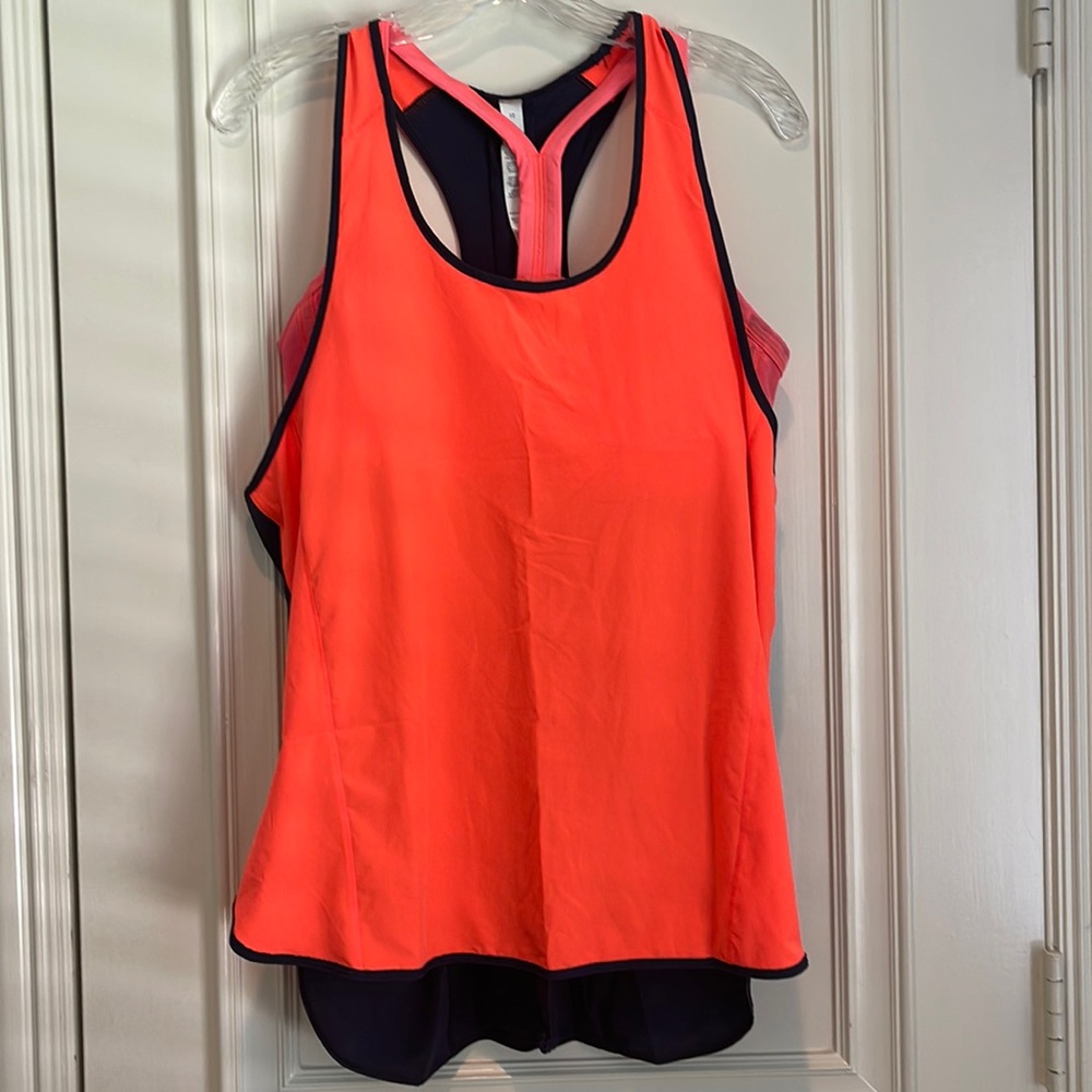 Lululemon workout top with detachable bra